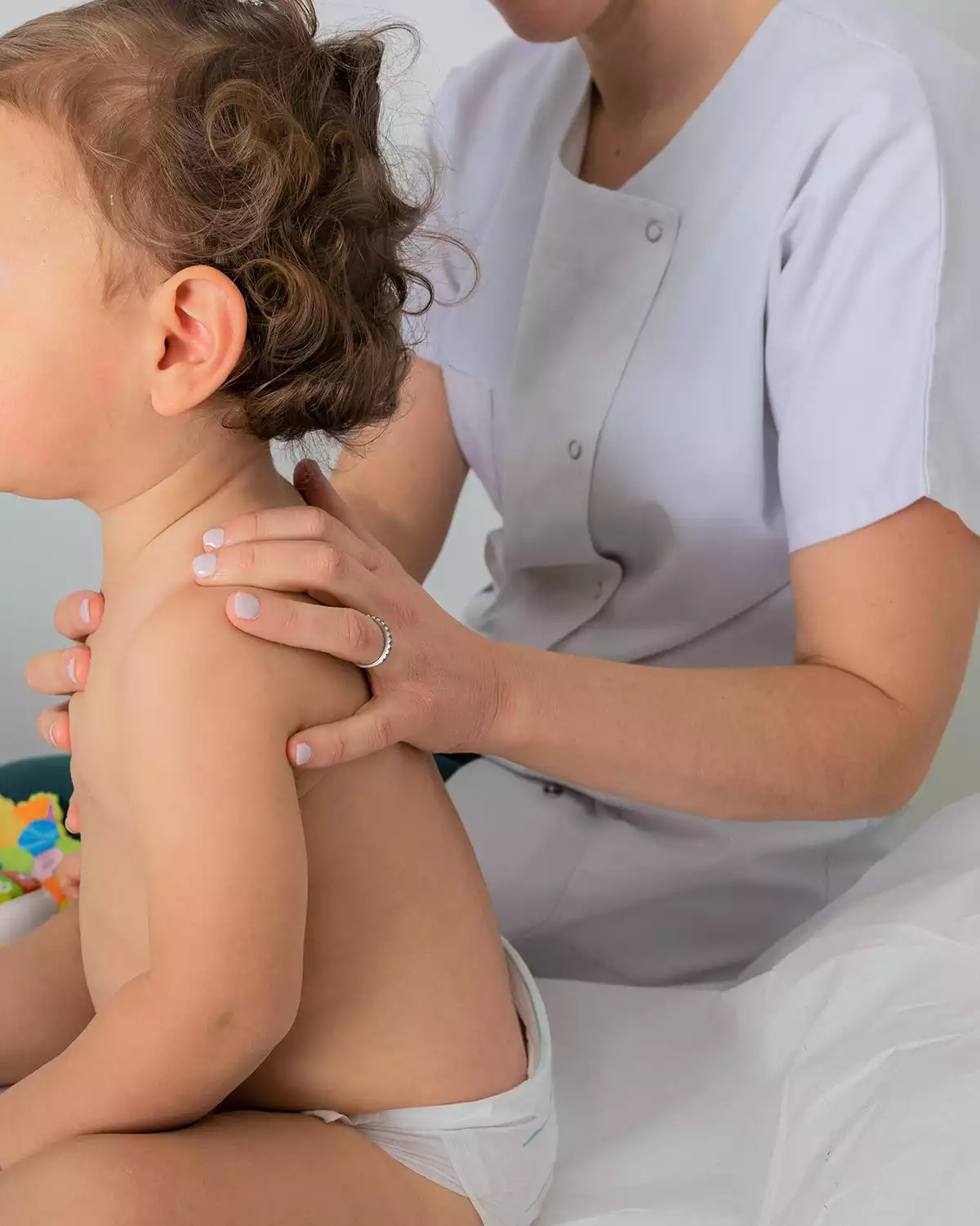 Bilan ostéopathique pour nourrisson à Vertou.